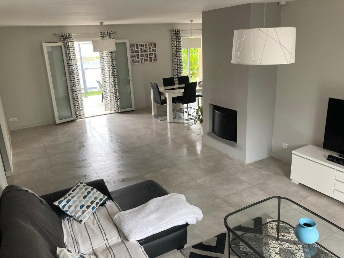 Maison Familiale Avec Jardin De 1500M2 Saint-Genes-de-Fronsac Εξωτερικό φωτογραφία